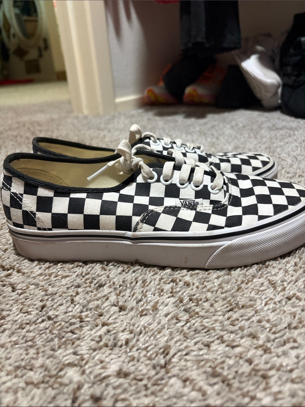 Vans - Picture 5 of 7